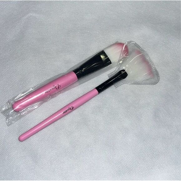 Daxstar Makeup Brushes Set of 2 Pink Black NEW - Picture 1 of 3